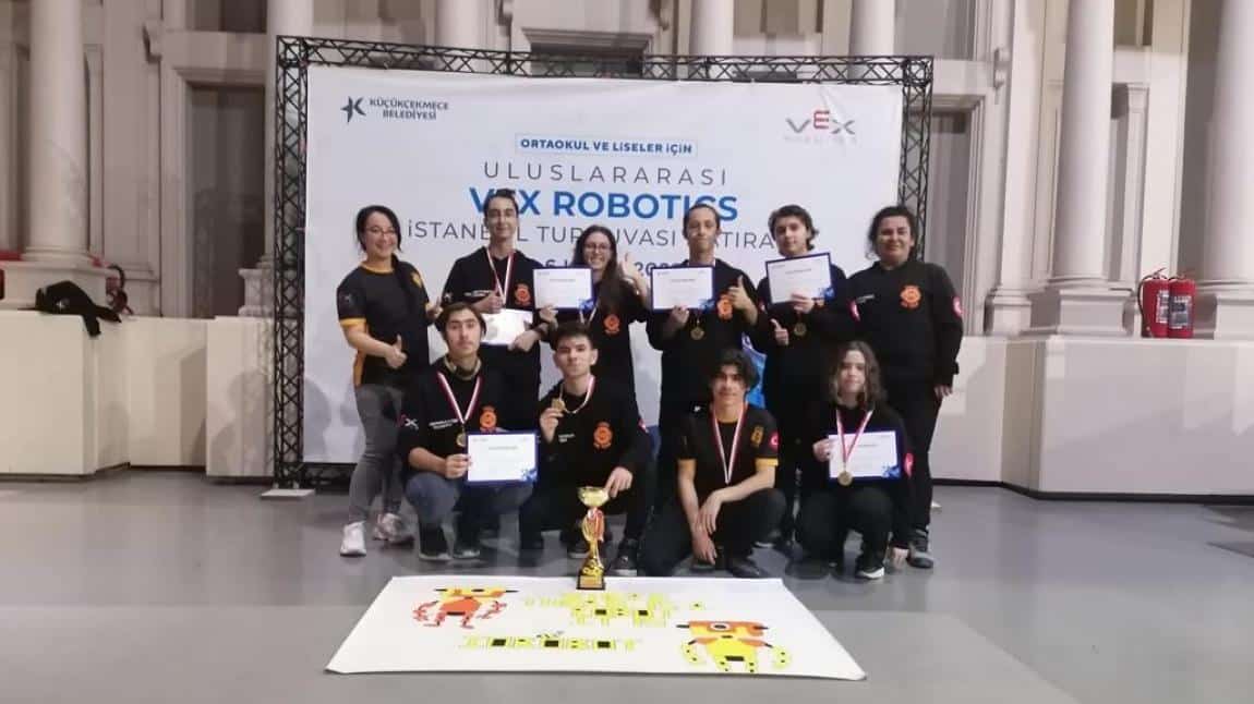 IOrobot ödüle doymuyor! VEX Robotics İstanbul Turnuvasında Robotik Beceri Şampiyonluğu