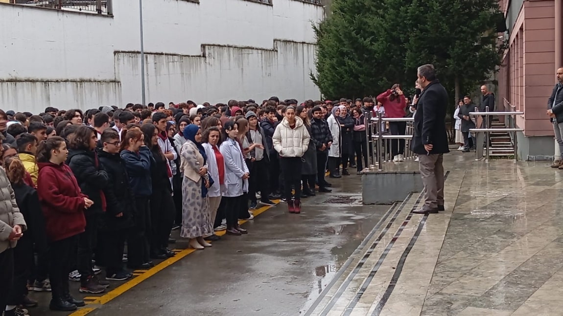 “Ulusal Deprem Tatbikatı”nı Okulumuzda Başarıyla Uyguladık